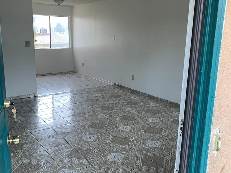 635 E Malone St #635 — Photo 6