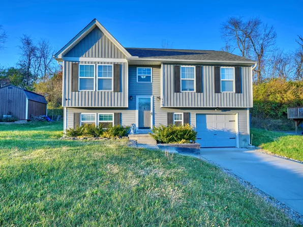 130 Ashley Dr, Dry Ridge, KY 41035