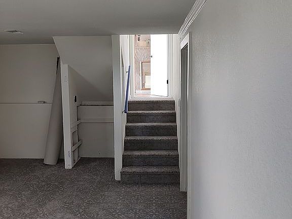 4th image of 2718 W 22nd Street Dr