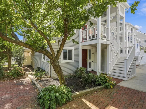 20 Ship Ave APT 34, Medford, MA 02155