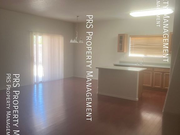 3rd image of 2430 E County Down Dr