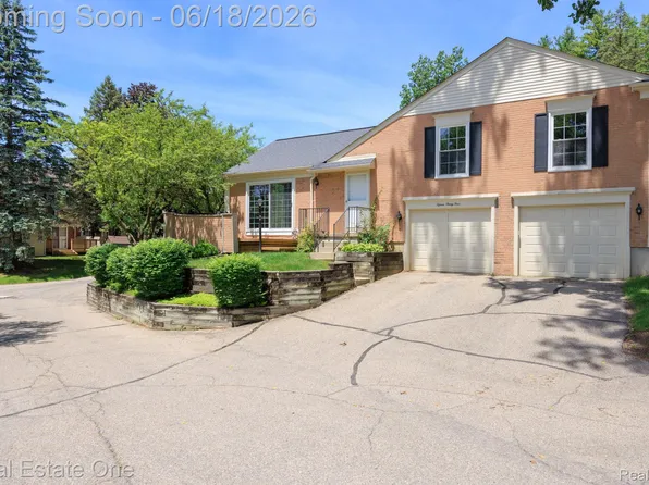 1534 Hidden Valley Ln, Rochester, MI 48306