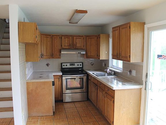 5th image of 133 Rita Dr