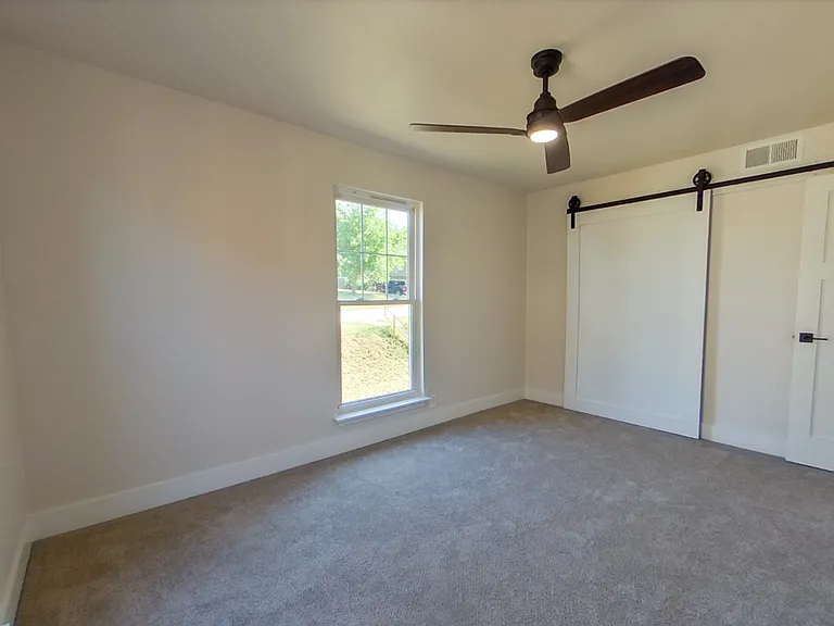 805 Allison — Photo 7