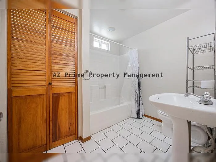2830 E Sheridan St — Photo 12