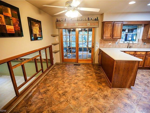 4th image of 27681 Laurell Ln