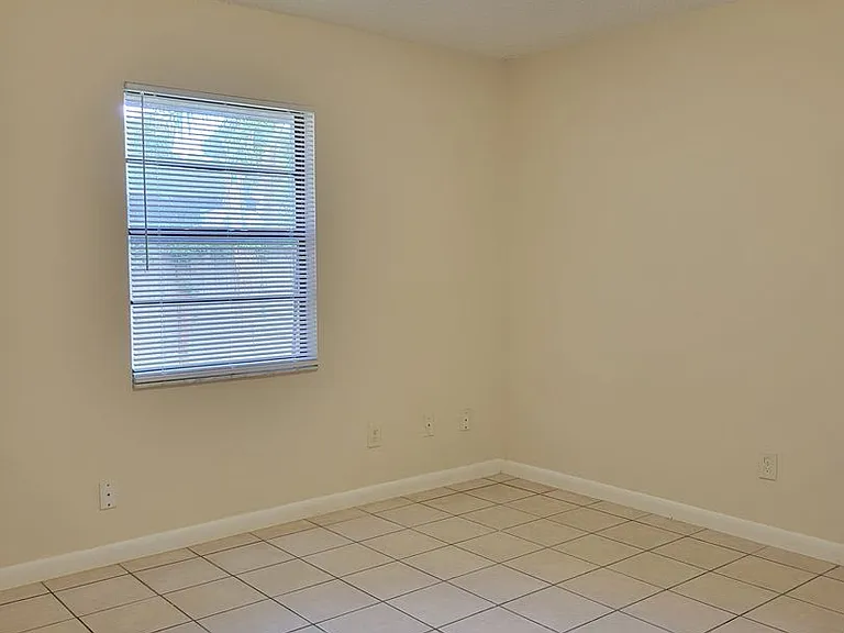 2117 Avenue G NW — Photo 7