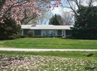 881 S 89th St, Omaha, NE 68114
