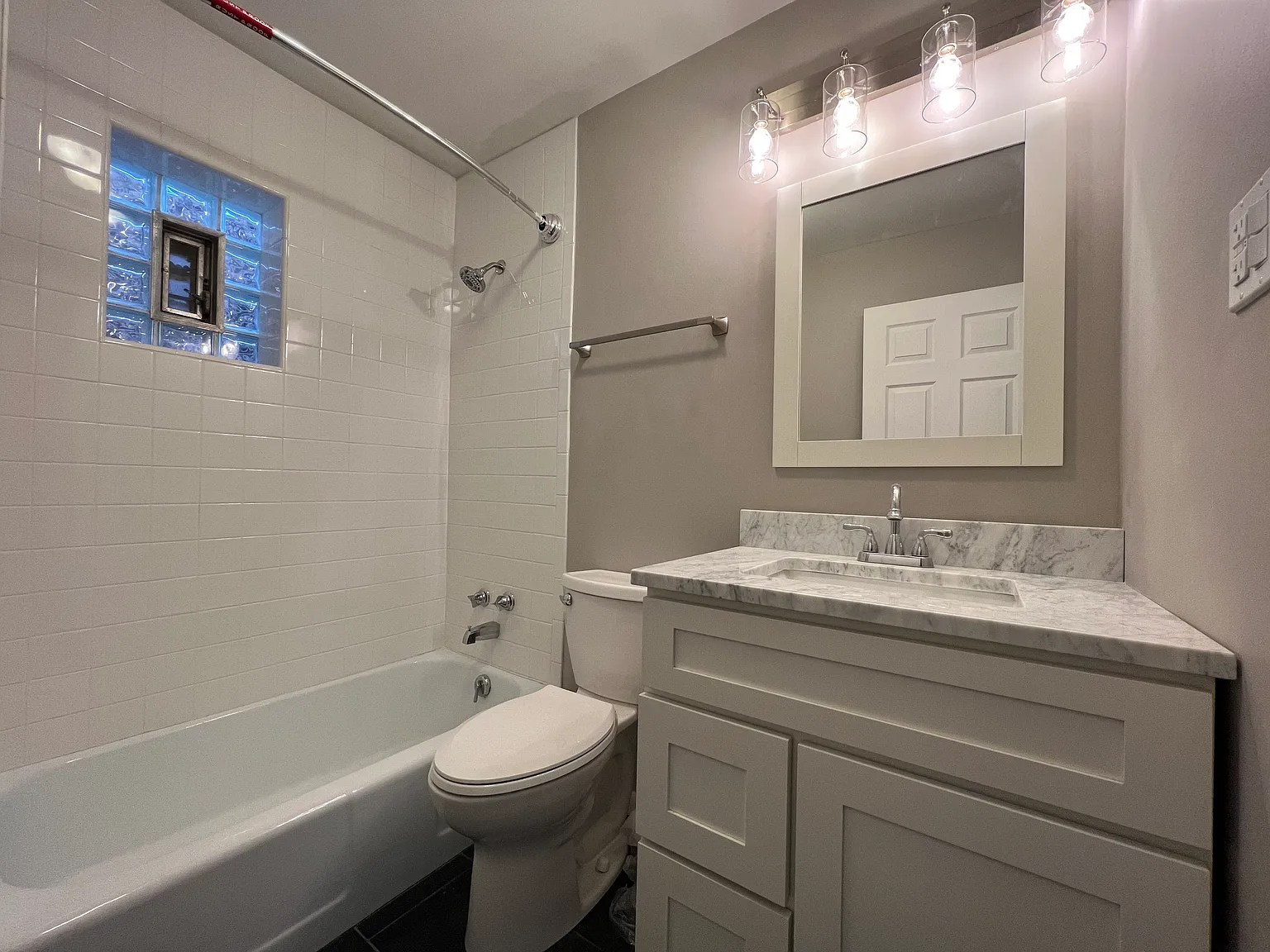 4 bed, 1317 sqft, $2,100 — Photo 4