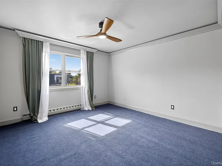 4 White Gate Rd #K — Photo 17