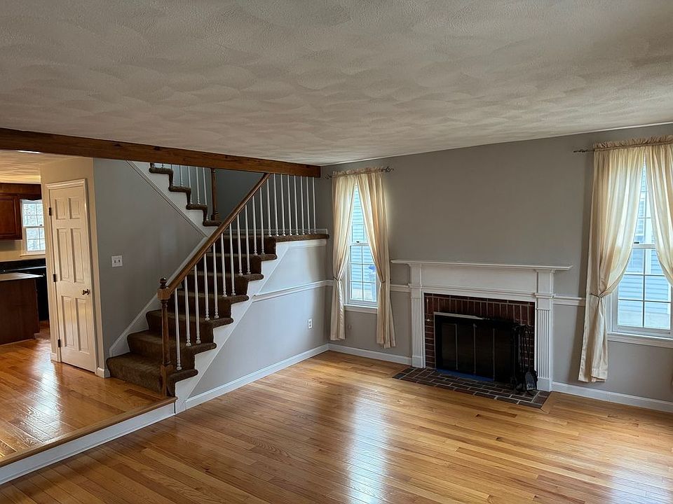 1st image of 887 Wellman Ave