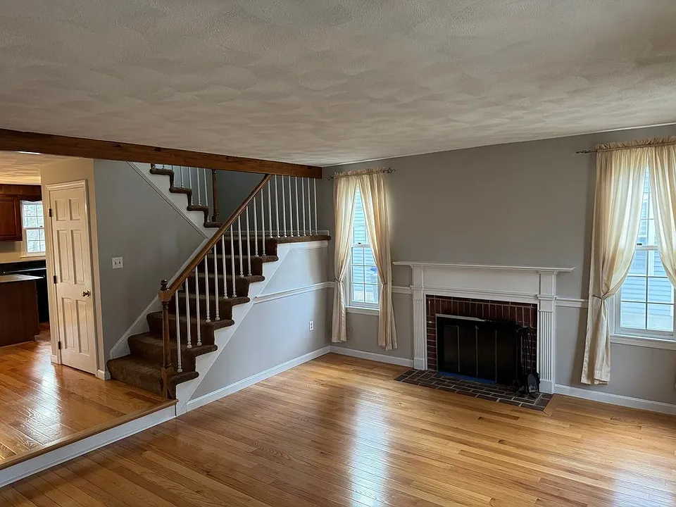 887 Wellman Ave