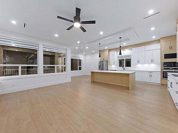 4th image of 9755 177b St