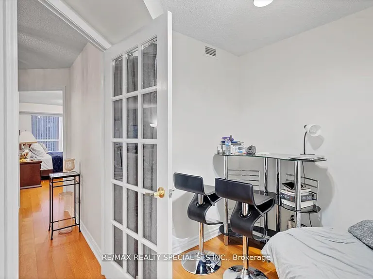 25 Kingsbridge Garden Cir #1720 — Photo 20