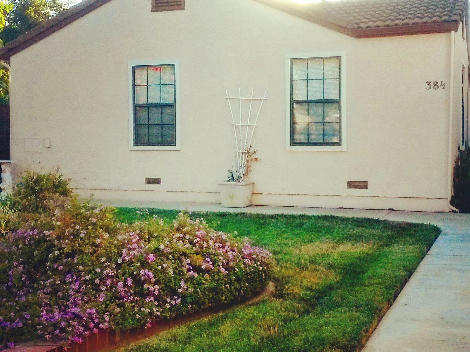 2 bed, 750 sqft, $2,000 — Photo 1