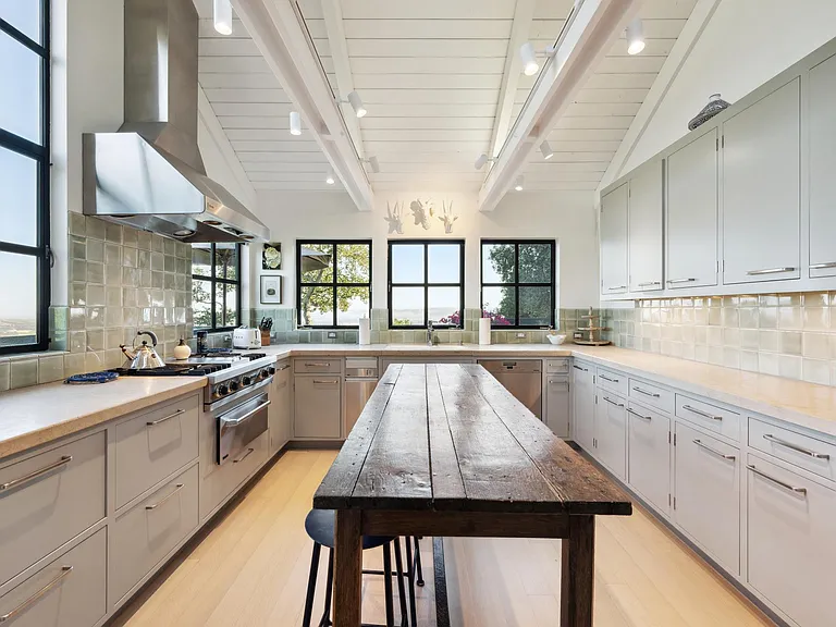 1090 Bart Rd — Photo 30