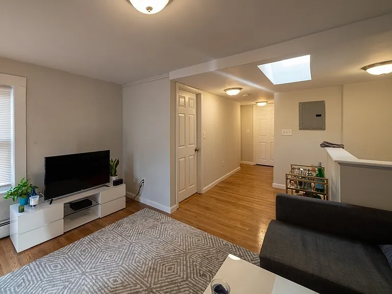 160 Dorchester St #3 — Photo 4