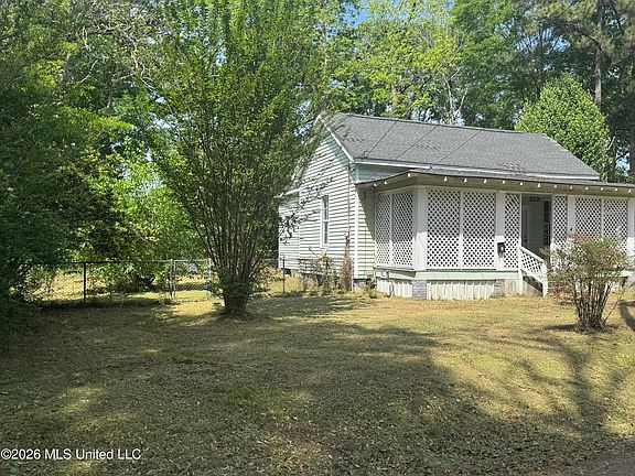 3rd image of 1208 Harper St
