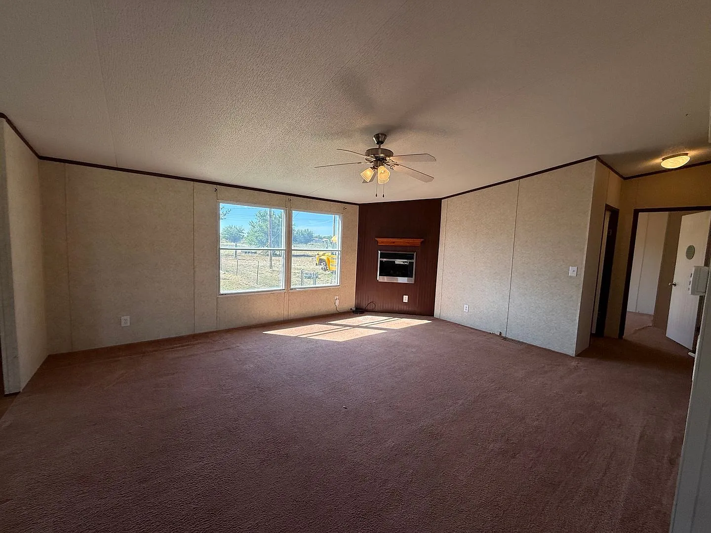 Accessible 4 bedroom Home! Pets OK! — Photo 4