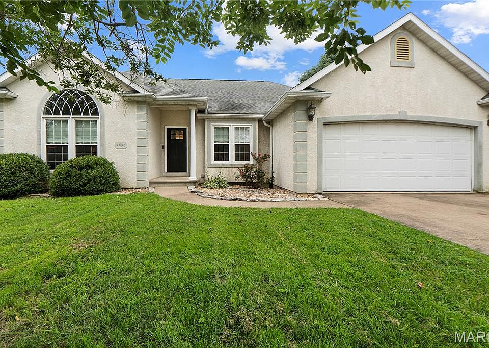 1st image of 2547 Ridgeway Dr