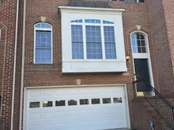 2816 Wakewater Way, Woodbridge, VA 22191
