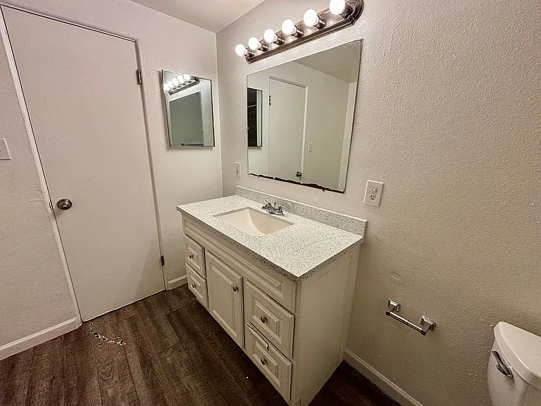 7310 W 10th Ave — Photo 29