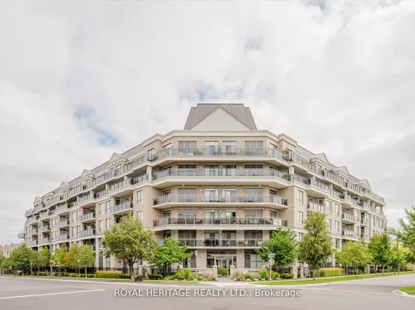 111 Civic Square Gate #207, Aurora, ON L4G 0S6
