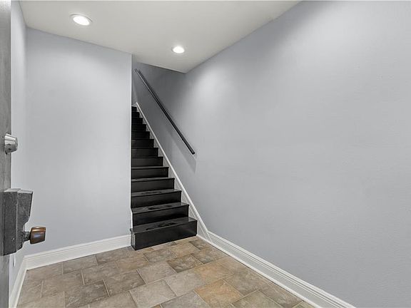 3rd image of 596 River Rd