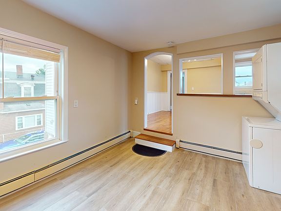 4th image of 53 Glenwood Rd #1
