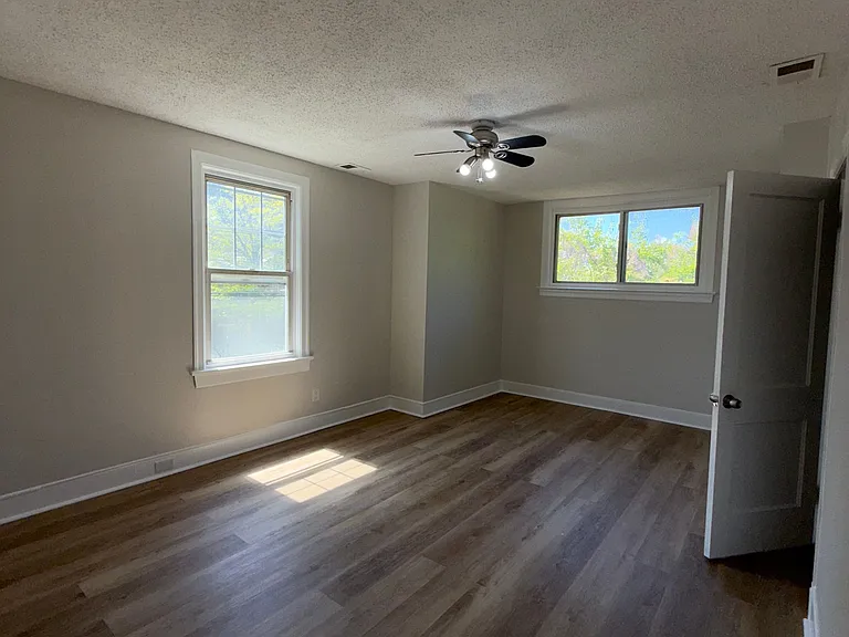 450 Rutherford Ave — Photo 9