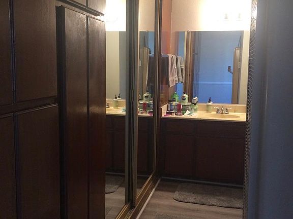4th image of 4205 W 129th St APT 20