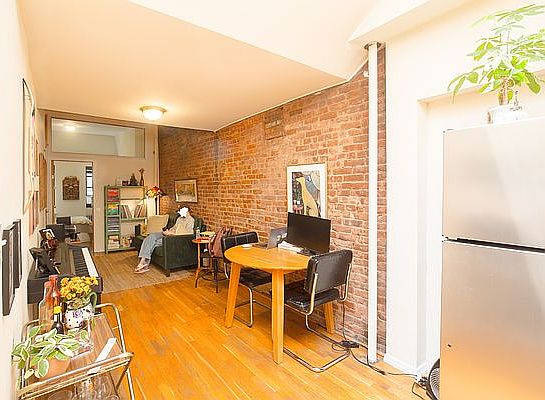 2nd image of 419 E 9th St APT 7