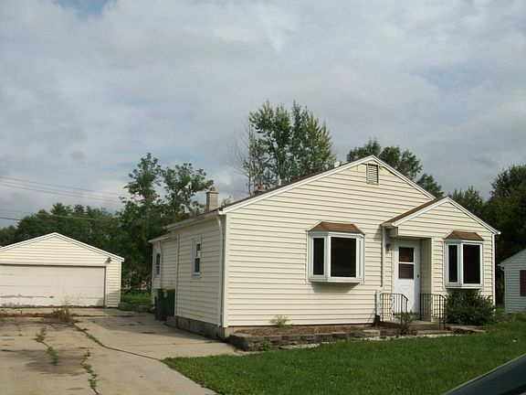 3rd image of 1624 S 167th St