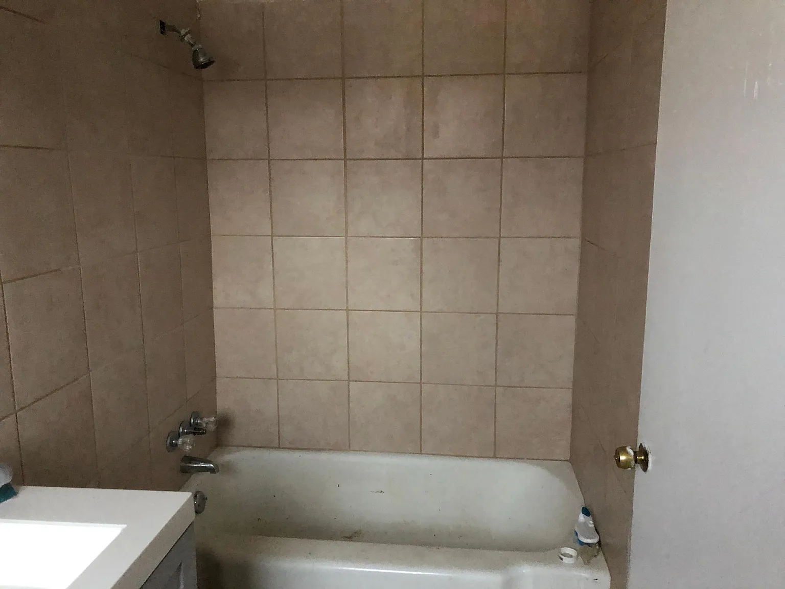 635 Fall River Ave — Photo 4