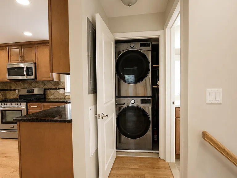 528 Cumberland St #2 — Photo 10
