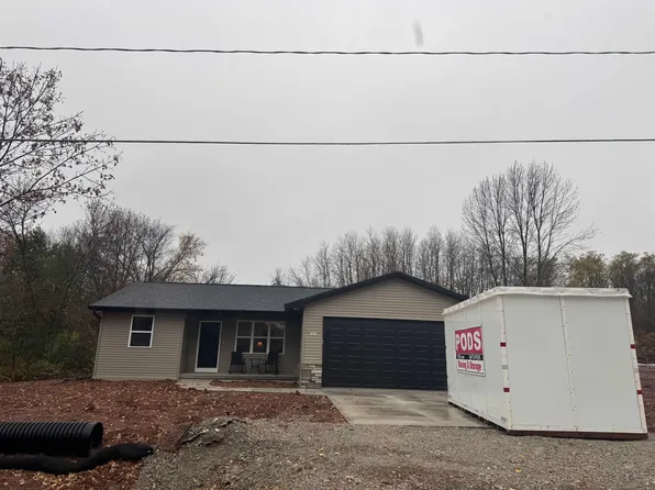 1021 E Sunnyview Rd, Oshkosh, WI 54901