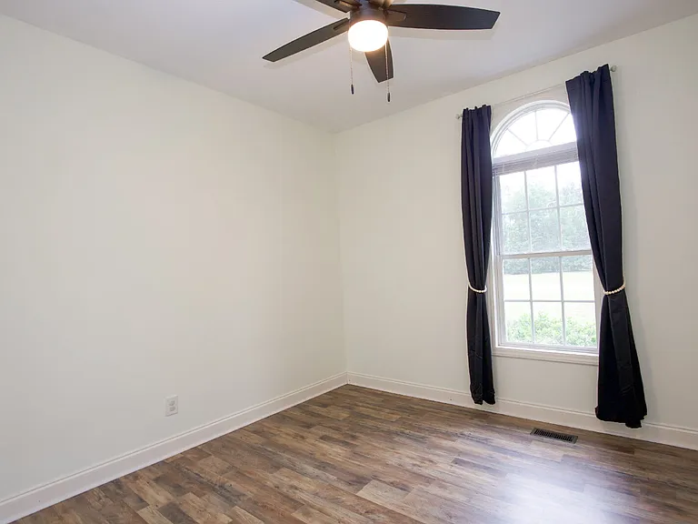 102 Willow Creek Ln — Photo 20