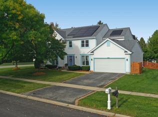 1299 Meadowlark Ln, Grayslake, IL 60030