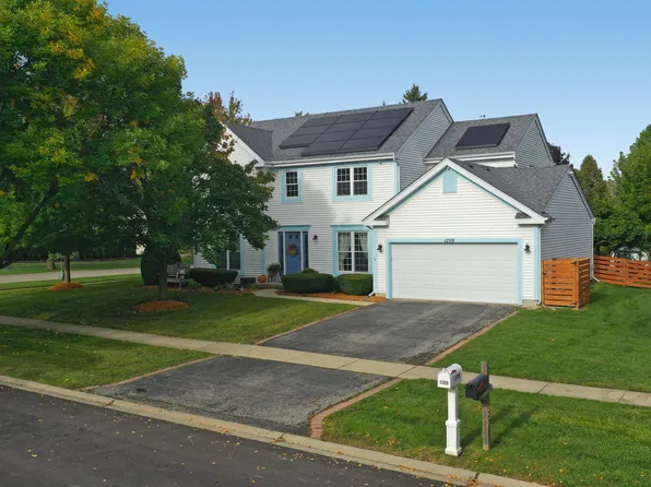 1299 Meadowlark Ln, Grayslake, IL 60030