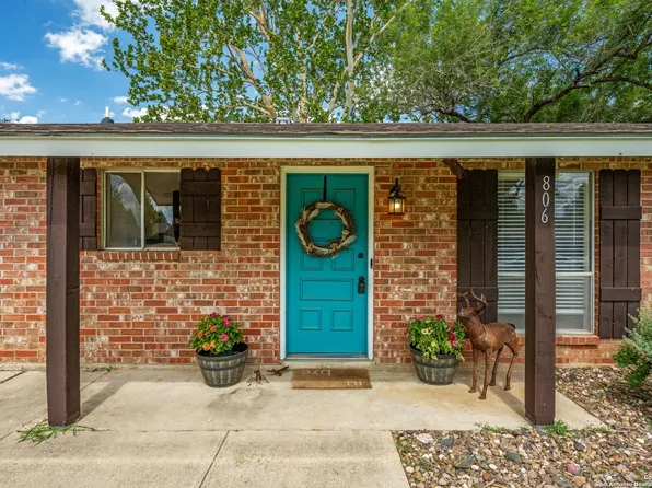 806 High Meadow Dr, Pleasanton, TX 78064