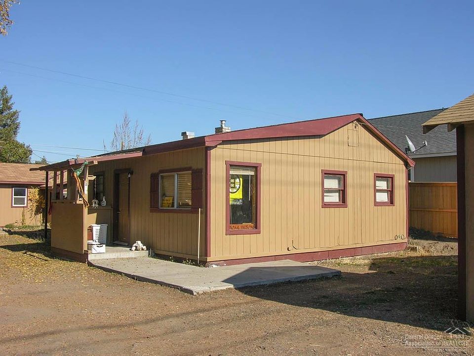 2nd image of 897 NW 2nd St #1/2