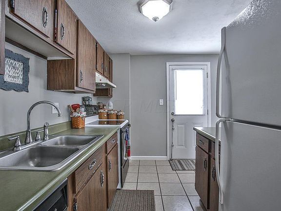 5th image of 2444 Amethyst Ln