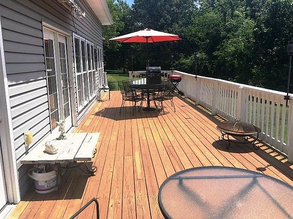 3rd image of 70 Evergreen Ln
