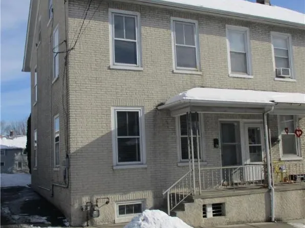 26 N Main St, Nazareth, PA 18064