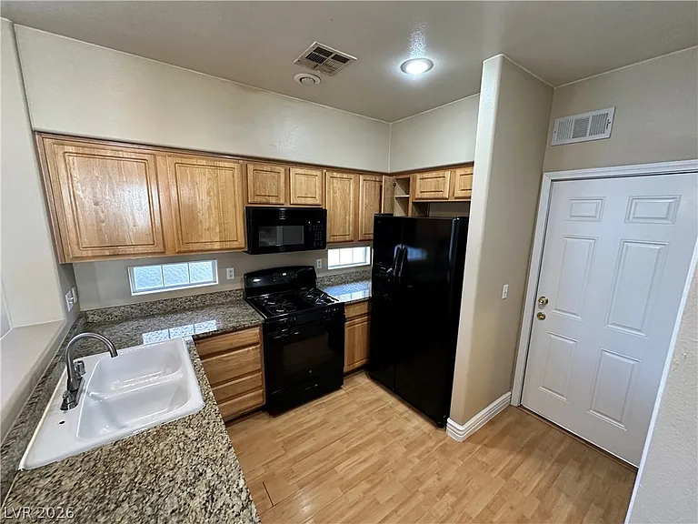 8033 Arcadian Ln — Photo 22