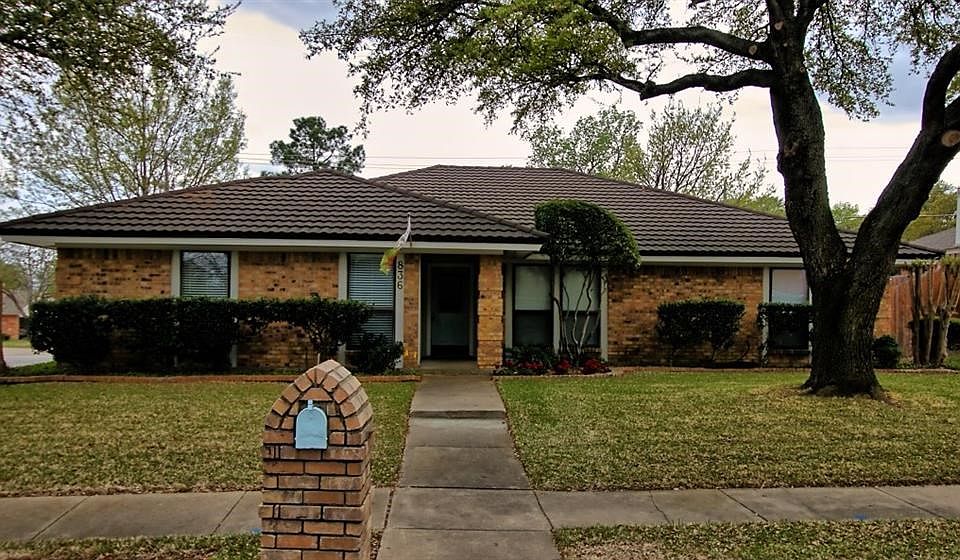 Front View of Home