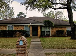 836 Saddlebrook Dr S, Bedford, TX 76021