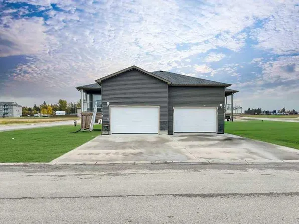 5215 52nd St, Valleyview, AB T0H 3N0