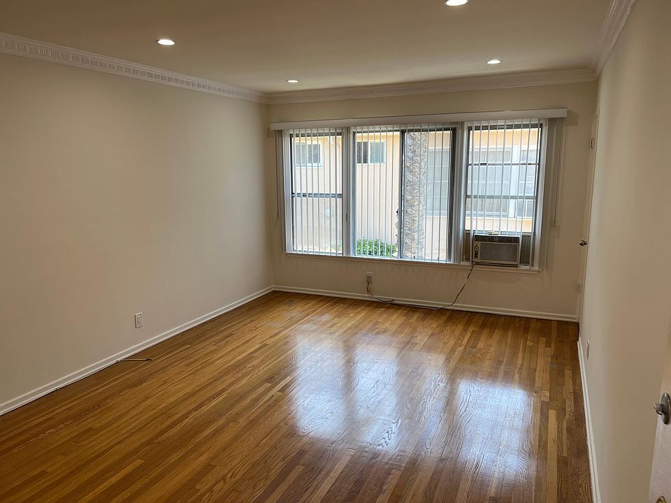 1st image of 847 S Wooster St #8