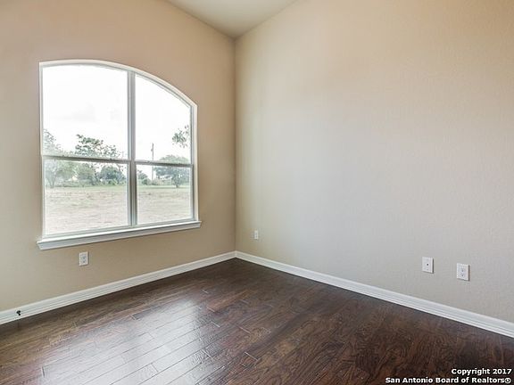 4th image of 238 Shamrock Dr